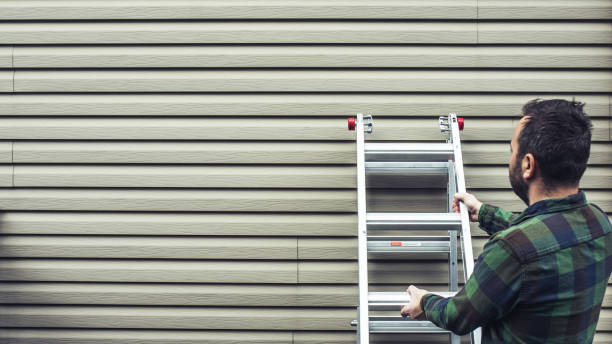 How To Choose The Right Materials for Your Siding Installation in 'Frontenac, KS